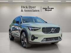 2025 Volvo XC40 B5 Ultra Dark Theme SUV