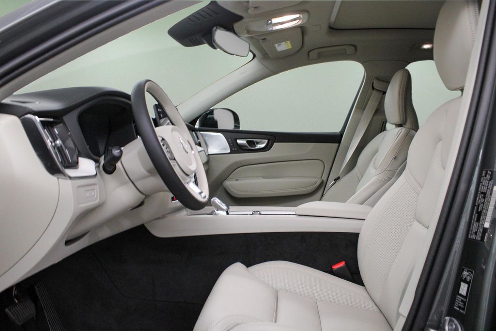 2026 Volvo XC60 Ultra - Photo 16
