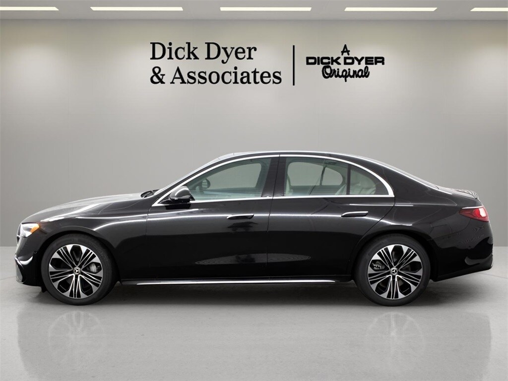 2025 Mercedes Benz E 450 4MATIC Sedan photo 3