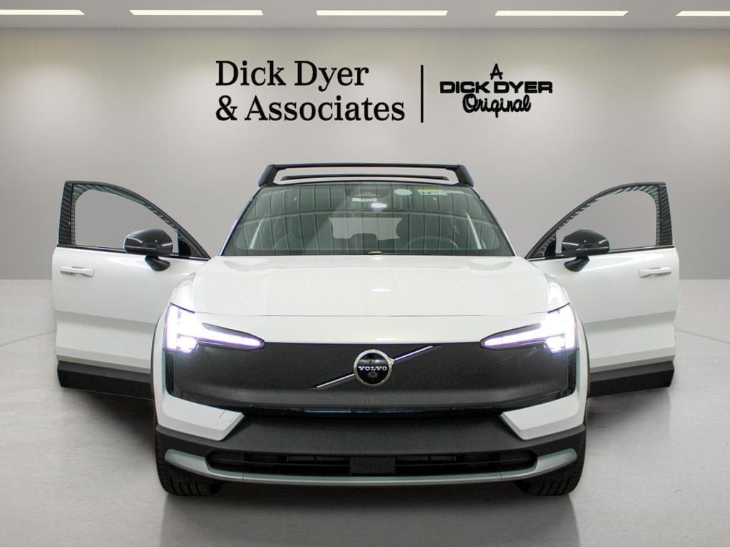 2026 Volvo EX30 Ultra - Photo 9