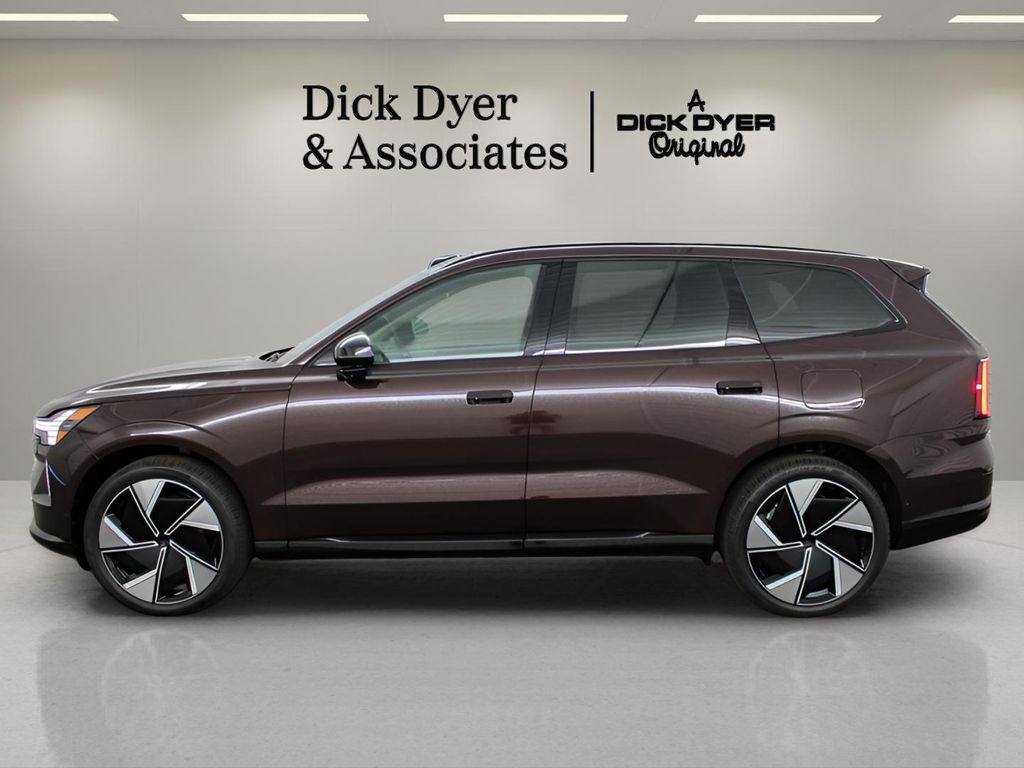 2025 Volvo EX90 Ultra - Photo 35