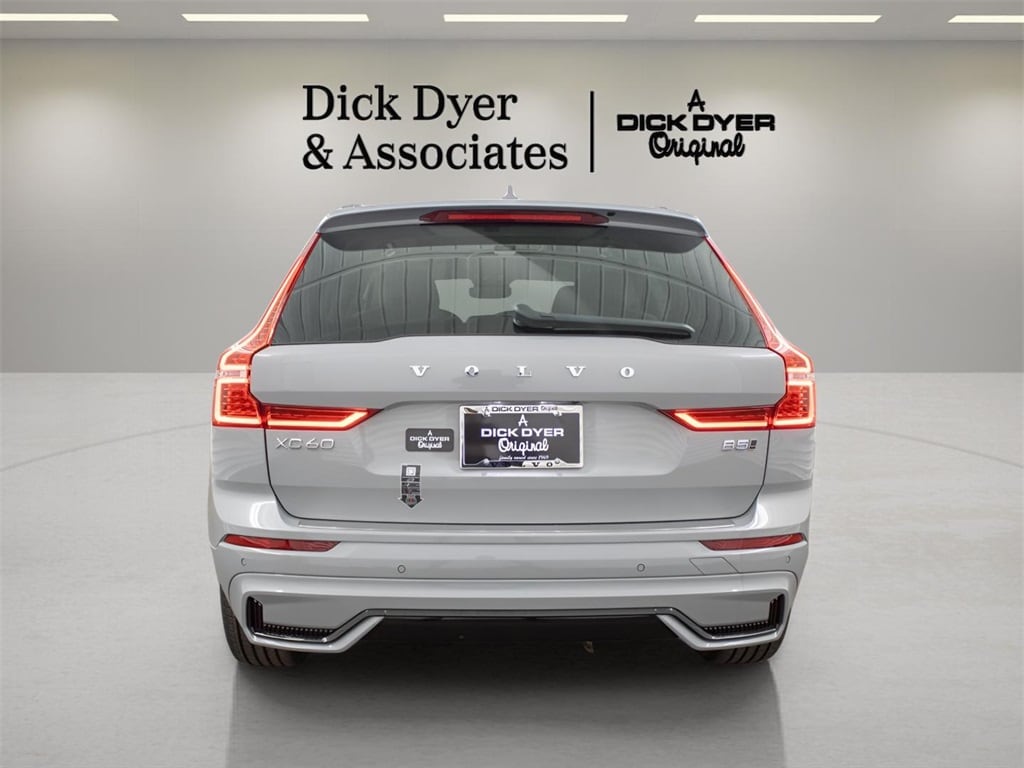 New 2025 Volvo XC60 B5 Plus SUV