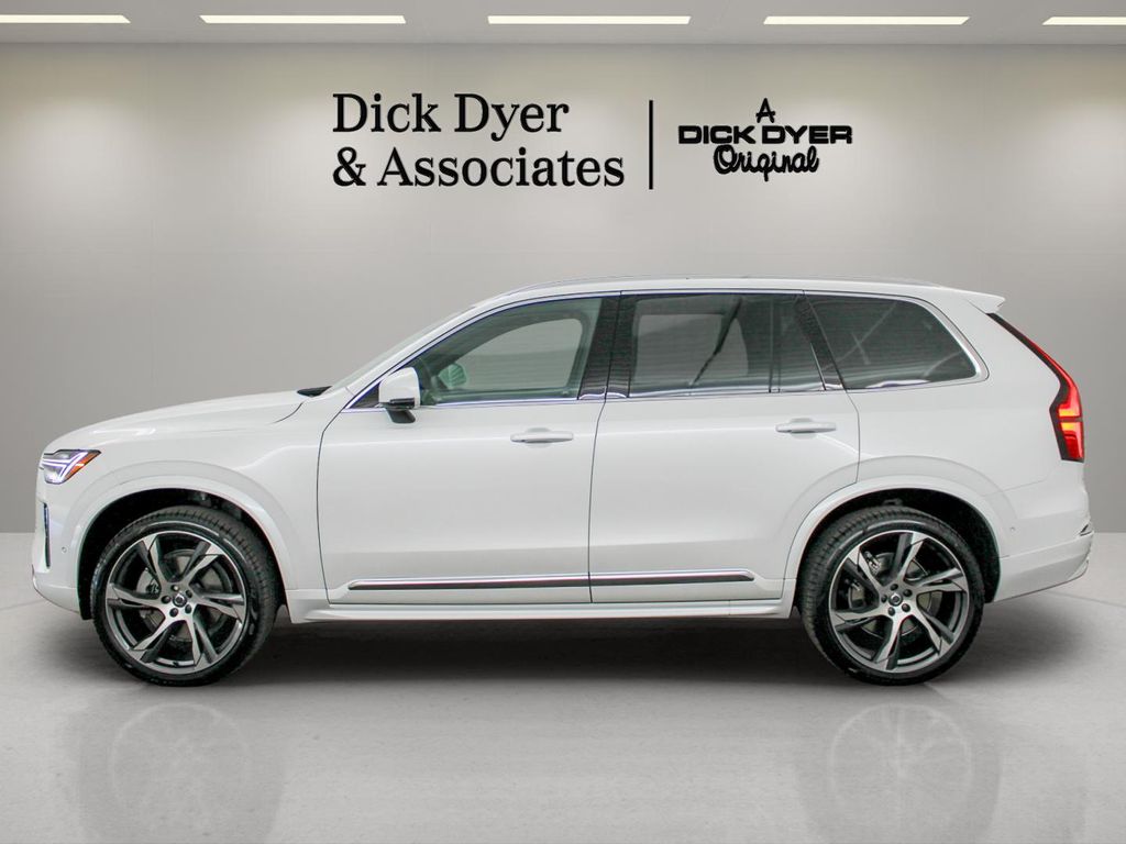 2026 Volvo XC90 Plus - Photo 6