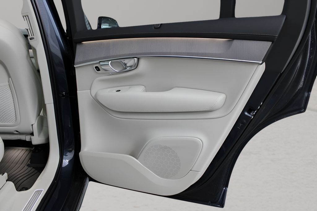2026 Volvo XC90 Ultra - Photo 27