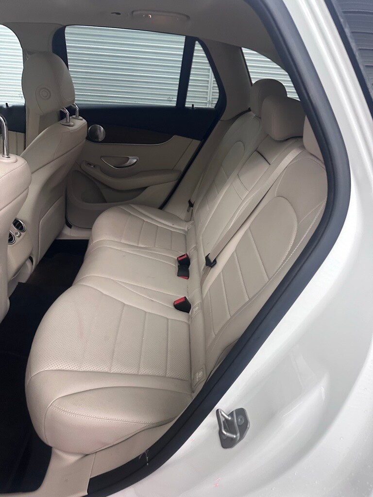 2020 Mercedes Benz GLC 300 photo 3