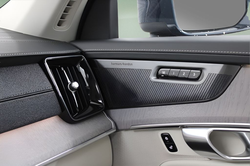 2026 Volvo XC90 Ultra - Photo 38