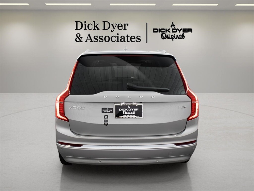 2025 Volvo XC90 T8 Plus photo 2