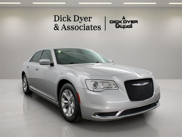 2020 Chrysler 300 Touring Sedan