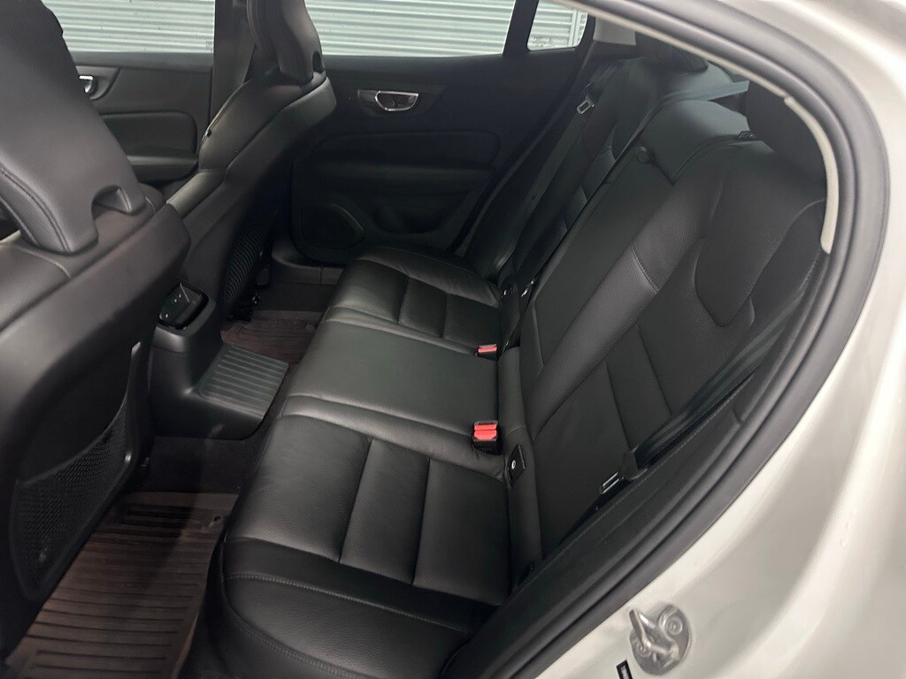2023 Volvo S60 Recharge Plus photo 4