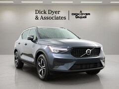 2026 Volvo XC40 B5 Core AWD SUV
