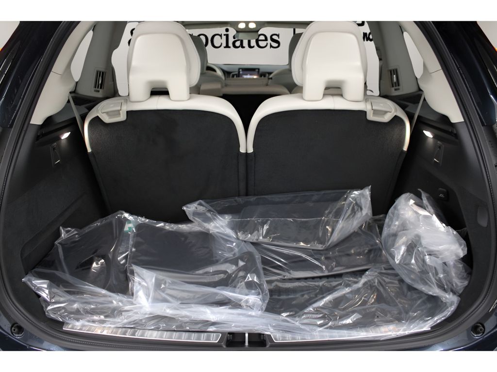 2026 Volvo XC90 Ultra - Photo 29