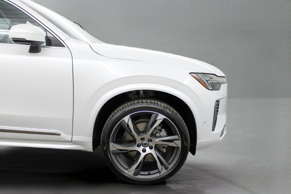 2026 Volvo XC90 Plus - Photo 31