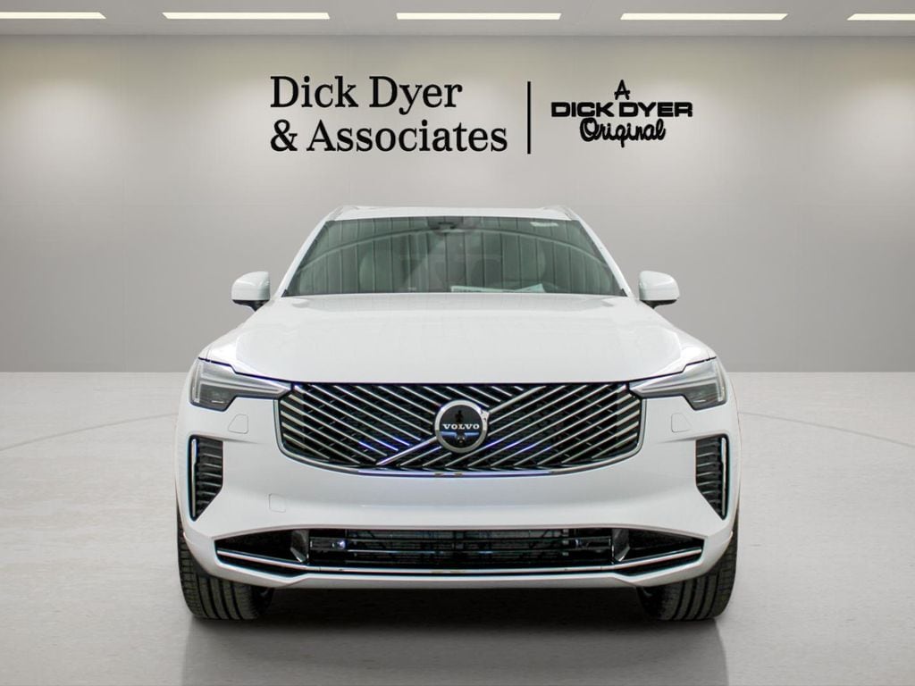 2026 Volvo XC90 Plus - Photo 8