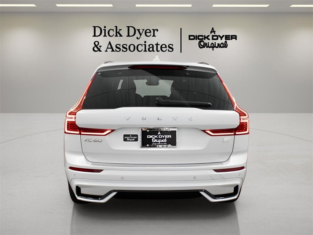 New 2024 Volvo XC60 plug-in hybrid T8 Plus Dark suv