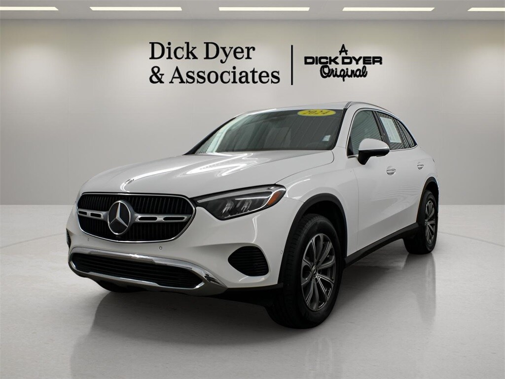 2024 Mercedes Benz GLC 300 4MATIC photo 2