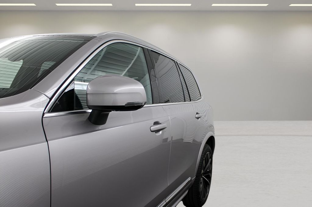 2026 Volvo XC90 Plus - Photo 31