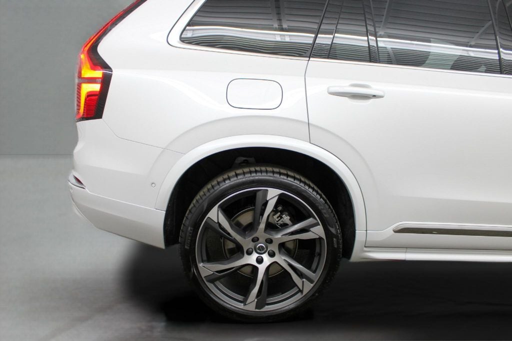 2026 Volvo XC90 Plus - Photo 33