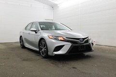 2020 Toyota Camry Hybrid SE Sedan