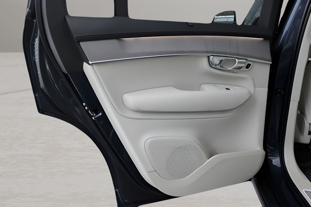2026 Volvo XC90 Ultra - Photo 22