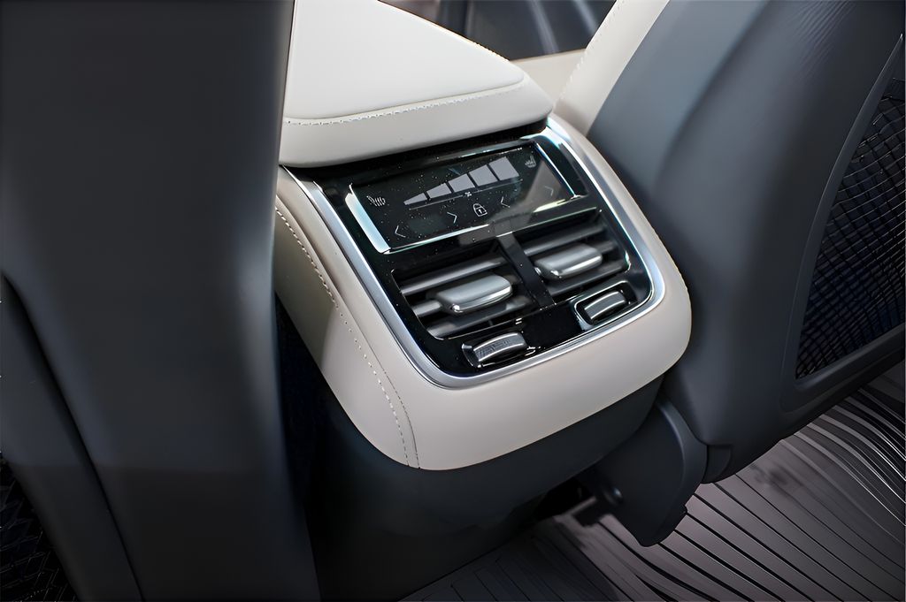 2026 Volvo XC90 Ultra - Photo 19