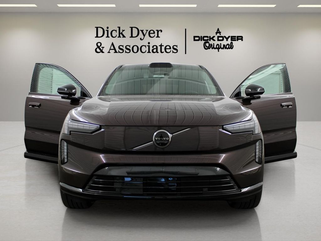 2025 Volvo EX90 Ultra - Photo 7