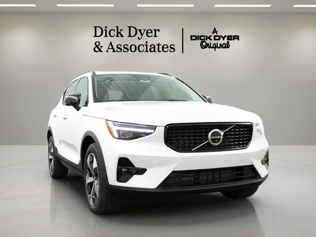 2026 Volvo XC40 Plus