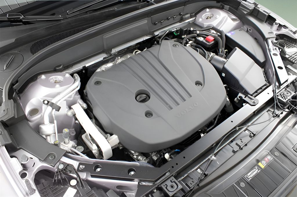 2026 Volvo XC60 Plus - Photo 25