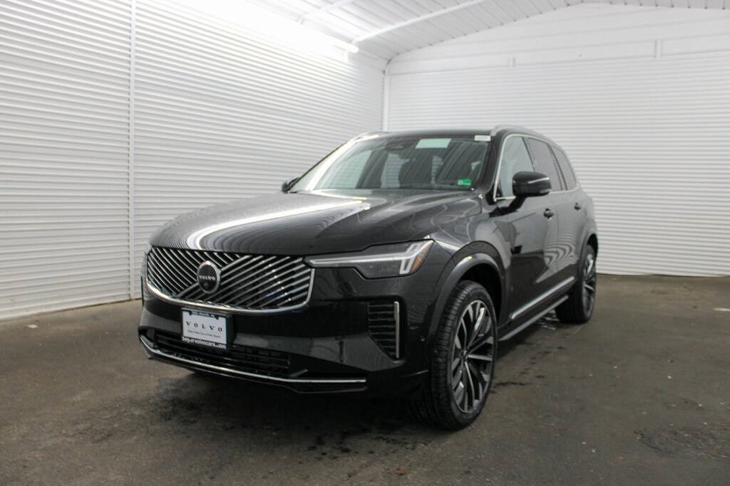 2025 Volvo XC90 Plus photo 2