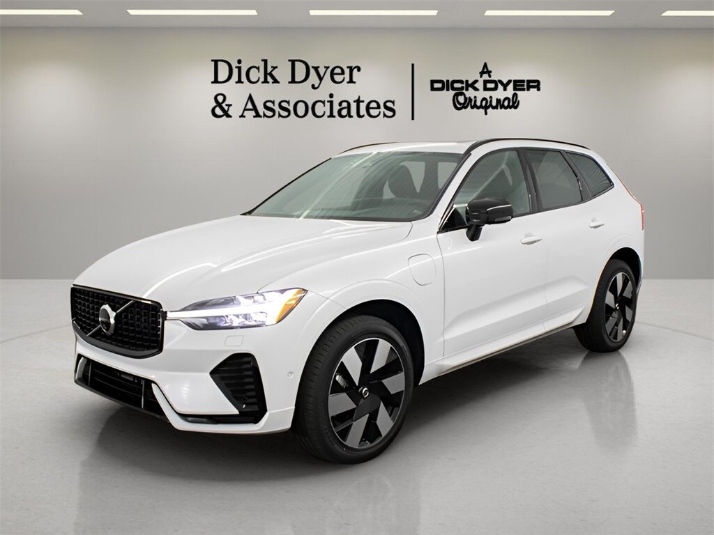 2024 Volvo XC60 Recharge Hybrid T8 Plus photo 3