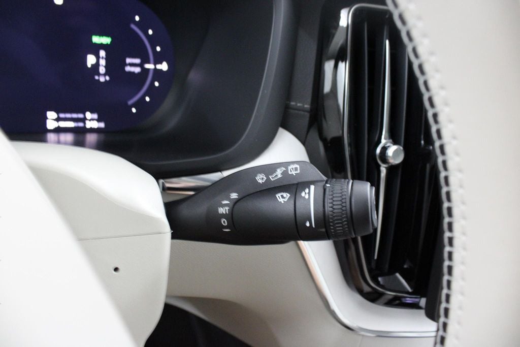 2026 Volvo XC60 Ultra - Photo 11