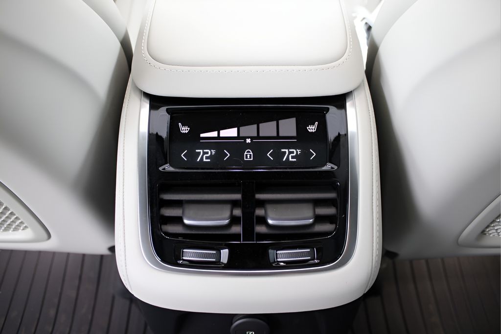 2026 Volvo XC90 Ultra - Photo 45