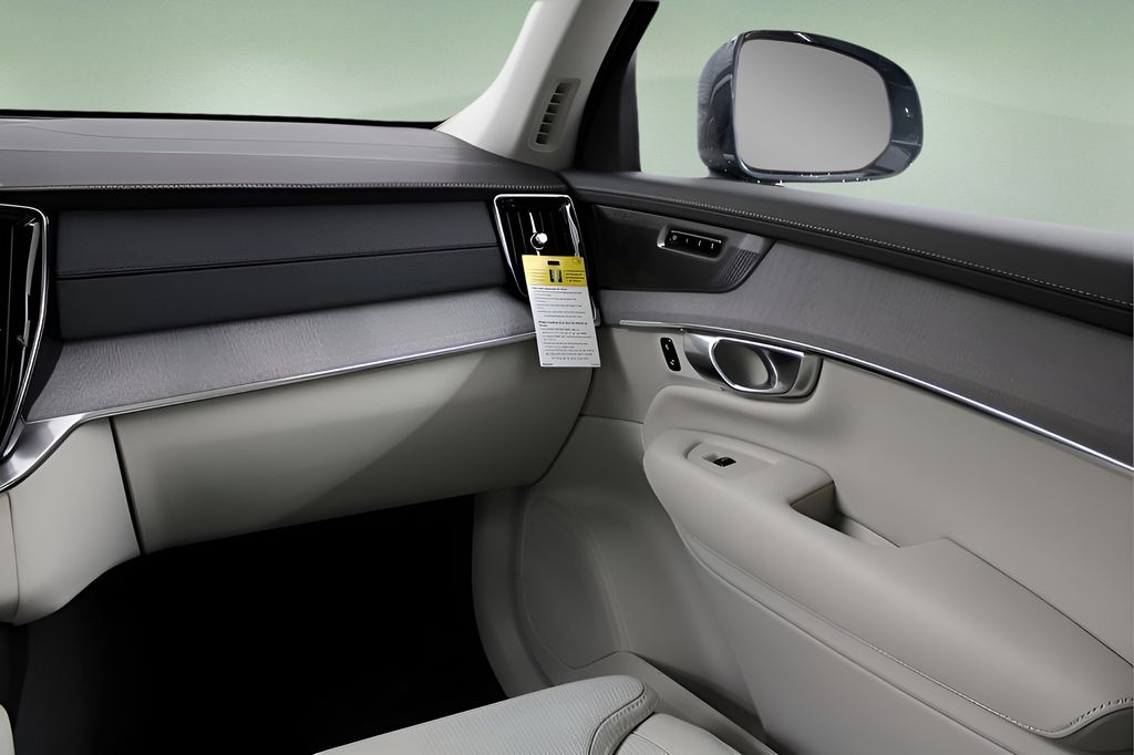 2026 Volvo XC90 Ultra - Photo 18