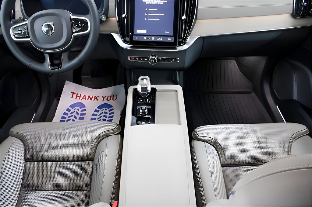 2026 Volvo XC90 Ultra - Photo 23