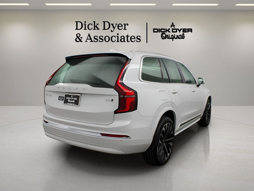 2026 Volvo XC90 Ultra - Photo 14