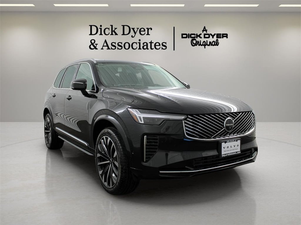 2025 Volvo XC90 Plus's photo