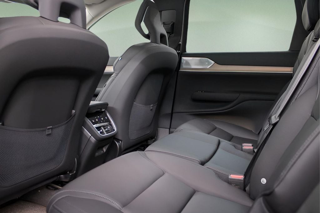 2025 Volvo EX90 Ultra - Photo 19