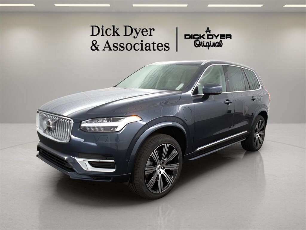 2025 Volvo XC90 T8 Plus photo 4