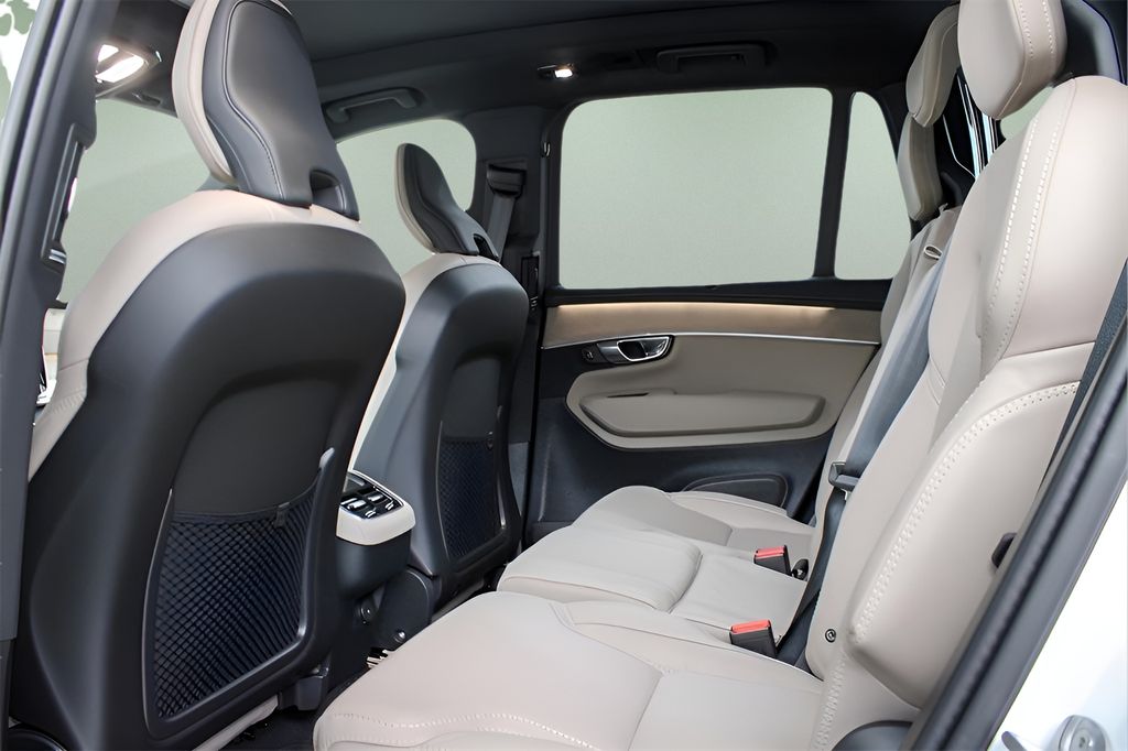 2026 Volvo XC90 Ultra - Photo 18