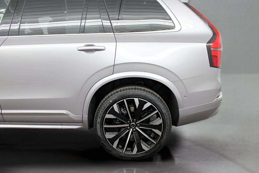2026 Volvo XC90 Plus - Photo 34