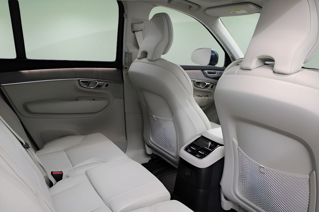 2026 Volvo XC90 Ultra - Photo 25