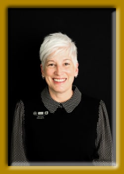 Staff member Jill Lara from ID_6f10e1dc8c12