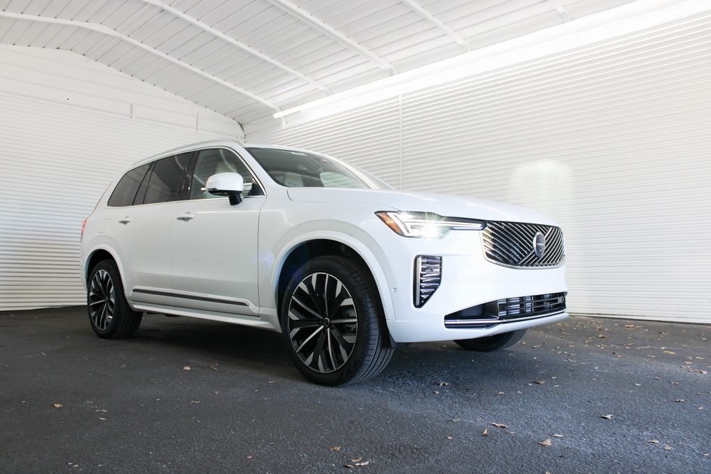 2026 Volvo XC90 Plus's photo