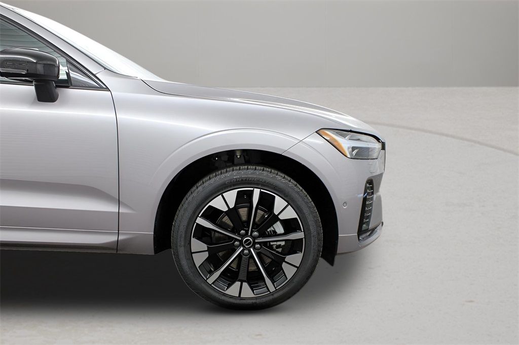 2026 Volvo XC60 Plus - Photo 31
