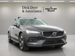 2023 Volvo V60 Cross Country B5 AWD Plus Wagon