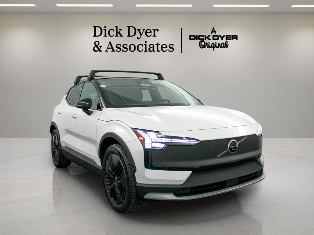 2026 Volvo EX30 Twin Motor Cross Country Ultra's photo