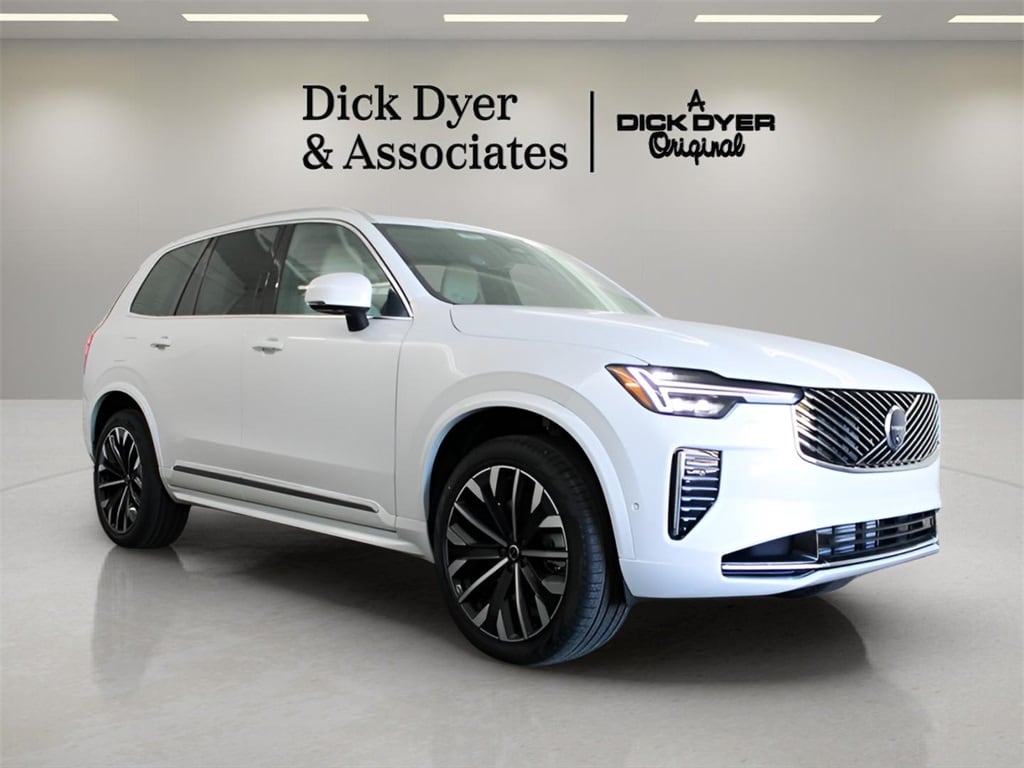 2026 Volvo XC90 Plus's photo