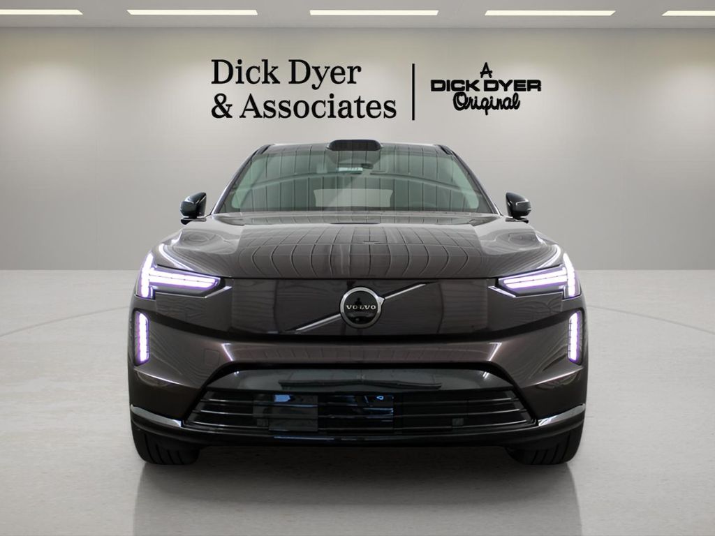 2025 Volvo EX90 Ultra - Photo 8