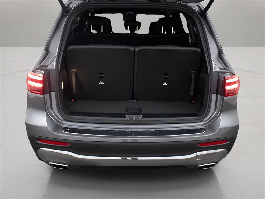 2025 Mercedes Benz GLB 250 photo 2
