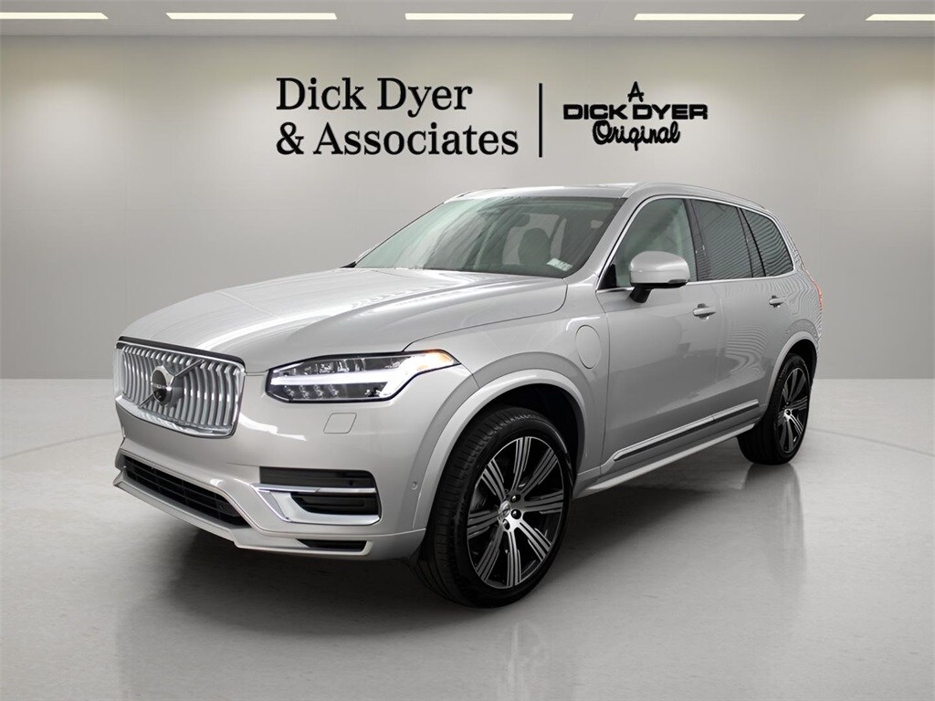 2025 Volvo XC90 T8 Plus photo 4