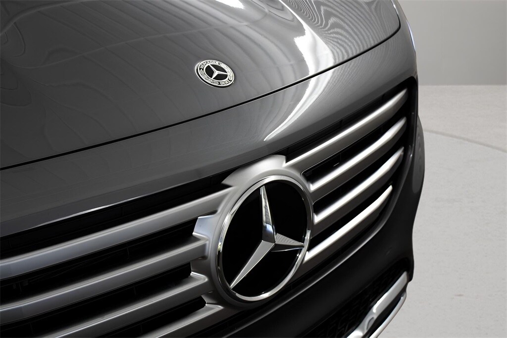 2025 Mercedes Benz GLB 250 photo 4